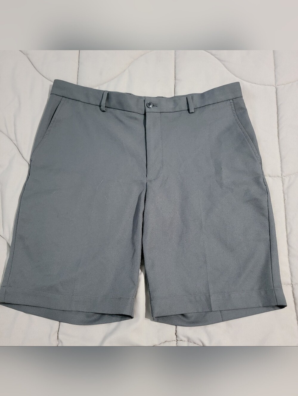 Greg Norman Men's Grey Performance Golf Shorts - Size 36